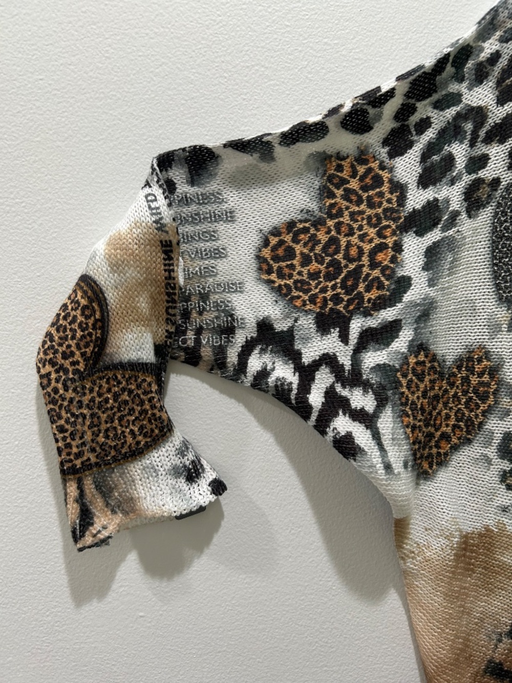 Yolly Italy Graphic Animal Print Heart Knit Top - Picture 2 of 5